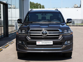 2019 Toyota Land Cruiser 200 Series Рестайлинг 2, серебристый, 7698000 рублей, вид 2
