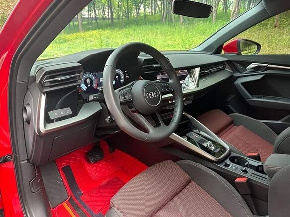 2021 Audi A3 Sportback 35 TFSI IV (8Y), красный, 1620000 рублей - вид 5