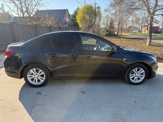 2013 Chevrolet Cruze I Рестайлинг, чёрный, 700000 рублей, вид 4