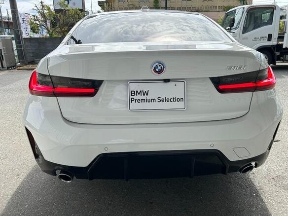 2023 BMW 3 серии 318i VII (G2x) Рестайлинг, белый, 3020005 рублей - вид 1