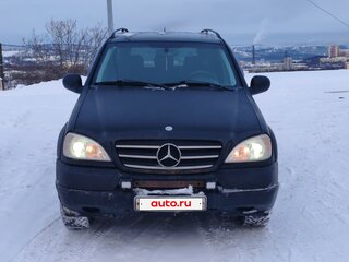 1998 Mercedes-Benz M-Класс 320 I (W163), чёрный, 400000 рублей, вид 1