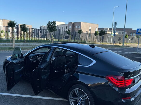 2010 BMW 5 серии Gran Turismo 535i VI (F10/F11/F07), чёрный, 1950000 рублей - вид 2