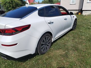 2019 Kia Optima IV Рестайлинг, белый, 1999000 рублей, вид 4