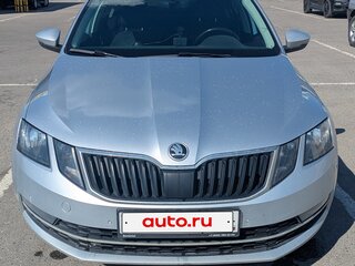 2018 Skoda Octavia III (A7) Рестайлинг, серебристый, 1500000 рублей, вид 3