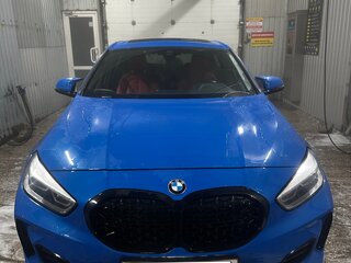 2021 BMW 1 серии 118d III (F40), синий, 3200000 рублей, вид 2