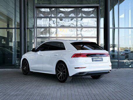2022 Audi Q8 45 TDI I (4M), белый, 6299000 рублей, вид 5