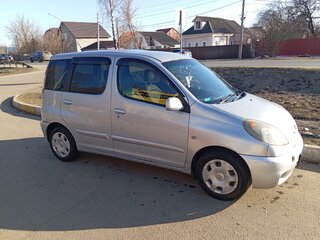 2004 Toyota FunCargo, серебристый, 420000 рублей, вид 1