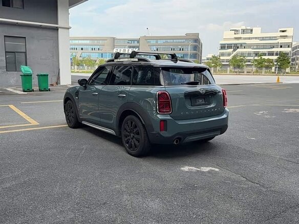2022 Mini Countryman Cooper II Рестайлинг, зелёный - вид 4