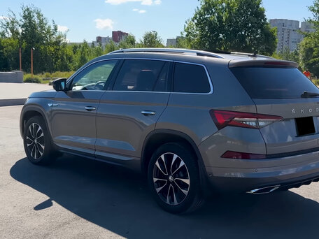 2025 Skoda Kodiaq I Рестайлинг, серый, 3650000 рублей, вид 4
