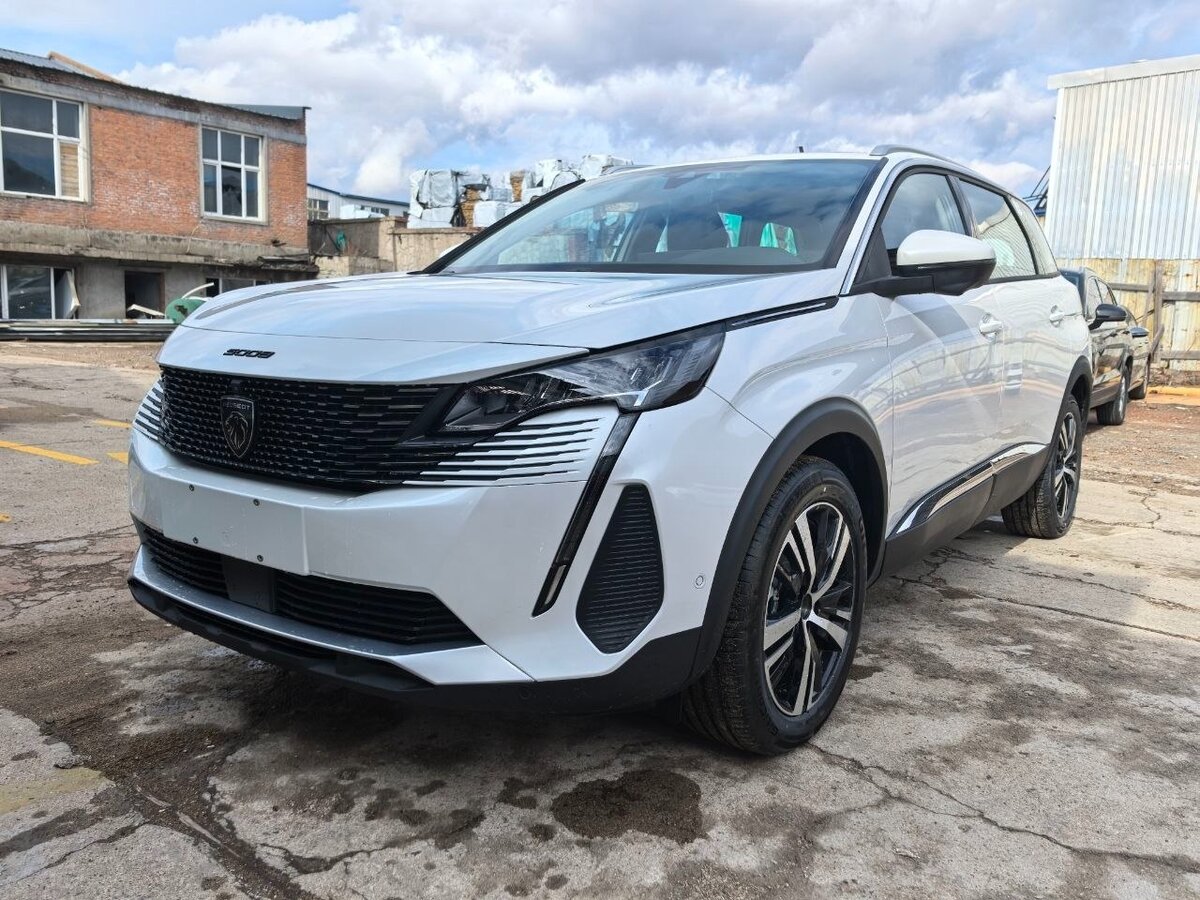 Открыть фотографии: Peugeot 5008 II Рестайлинг