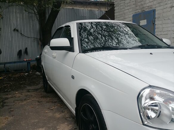 2014 Lada (ВАЗ) Priora I Рестайлинг, белый, 725000 рублей - вид 25