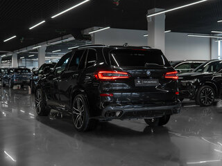 2021 BMW X5 30d IV (G05/G18), чёрный, 7625000 рублей, вид 4