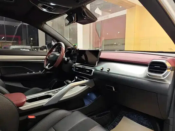 2023 Geely Binyue I Рестайлинг, белый - вид 11