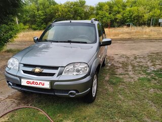 2015 Chevrolet Niva I Рестайлинг, серый, 750000 рублей, вид 2