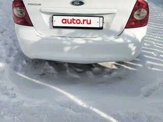 2010 Ford Focus II Рестайлинг, белый, 500000 рублей, вид 3
