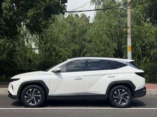 2022 Hyundai Tucson IV, белый, 2054000 рублей, вид 3