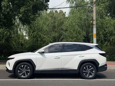 2022 Hyundai Tucson IV, белый, 2054000 рублей, вид 3