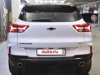 2023 Chevrolet TrailBlazer III Рестайлинг, белый, 2010000 рублей, вид 4