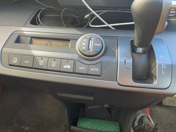 2009 Honda Freed I, красный, 999000 рублей - вид 18