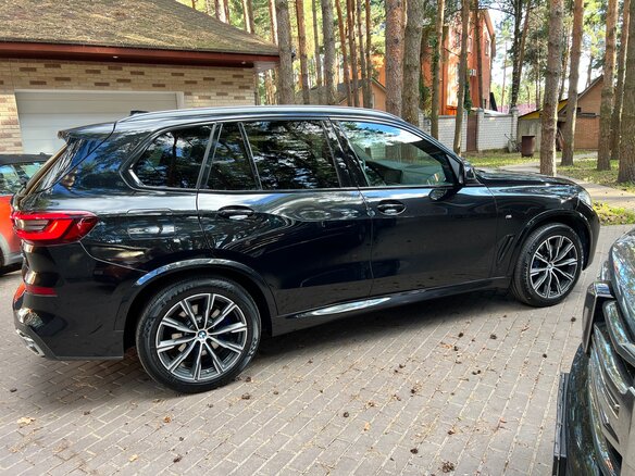 2023 BMW X5 40i IV (G05/G18), чёрный - вид 4