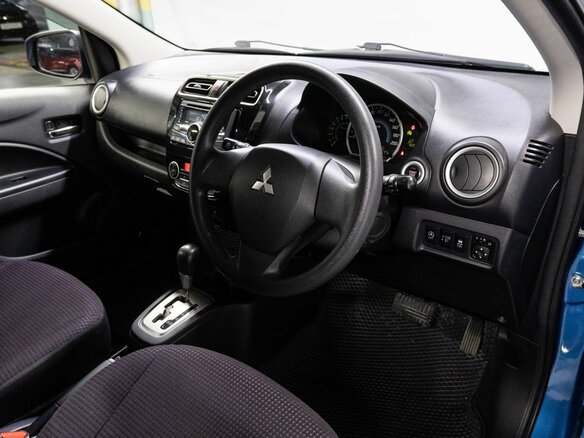2013 Mitsubishi Mirage VI, синий, 799000 рублей - вид 8