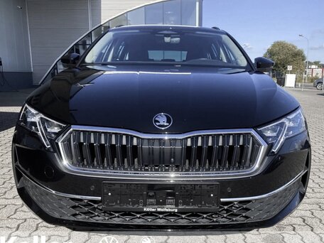 2023 Skoda Octavia IV (A8), чёрный, 3691336 рублей, вид 2