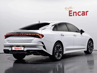 2023 Kia K5 III Рестайлинг, белый, 2400000 рублей, вид 3
