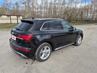 2021 Audi Q5 45 TFSI II (FY) Рестайлинг, чёрный, 3930000 рублей, вид 5