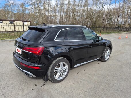 2021 Audi Q5 45 TFSI II (FY) Рестайлинг, чёрный, 4060000 рублей, вид 5