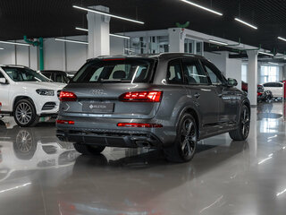 2026 Audi Q7 50 TDI II (4M) Рестайлинг 2, серый, 14750000 рублей, вид 4
