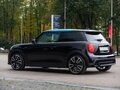 2021 Mini Hatch Cooper III (F55/F56) Рестайлинг 2, чёрный, 3790000 рублей - вид 9