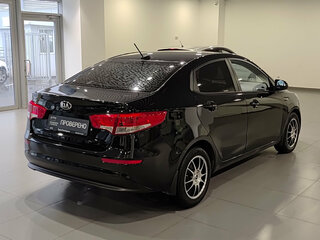 2017 Kia Rio III Рестайлинг, чёрный, 949000 рублей, вид 5