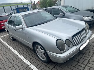 1995 Mercedes-Benz E-Класс 220 II (W210, S210), серебристый, 330000 рублей, вид 3