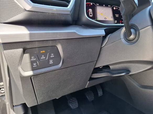2023 SEAT Leon IV, чёрный - вид 9