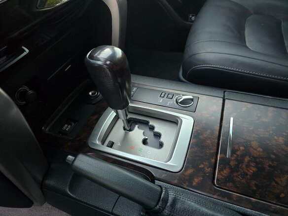 2015 Toyota Land Cruiser 200 Series Рестайлинг 1, белый - вид 30