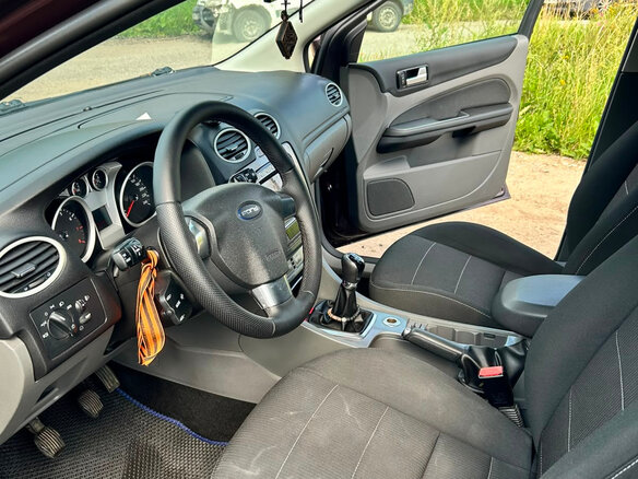 2010 Ford Focus II Рестайлинг, фиолетовый, 690000 рублей - вид 6