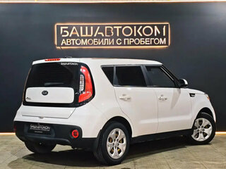 2017 Kia Soul II Рестайлинг, белый, 1390000 рублей, вид 4