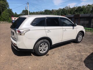 2014 Mitsubishi Outlander III, белый, 1200000 рублей, вид 2