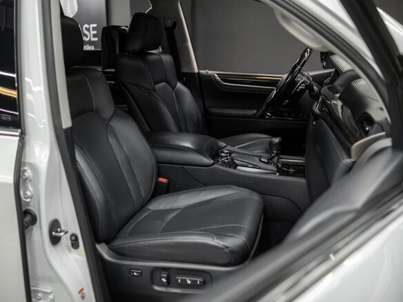 2016 Lexus LX 570 III Рестайлинг 2, белый, 7850000 рублей - вид 11