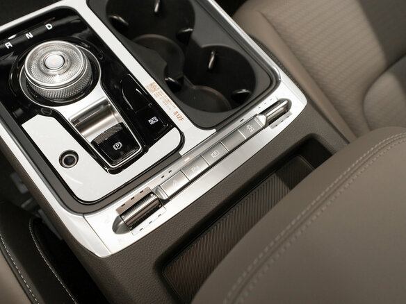 2026 Kia Carnival IV Рестайлинг, серый, 7200000 рублей - вид 31