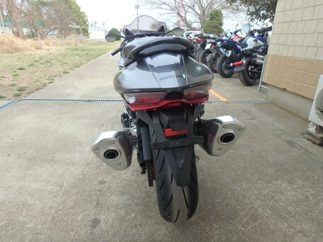 2023 Suzuki GSX 1300 R Hayabusa, серый, 2000000 рублей, вид 4