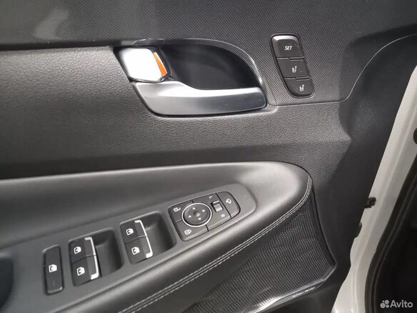 2021 Hyundai Santa Fe IV Рестайлинг, белый, 3440000 рублей - вид 13