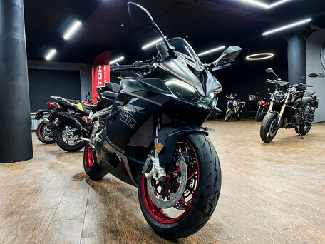 2026 QJMotor SRK 921 RR, чёрный, 1200000 рублей, вид 4