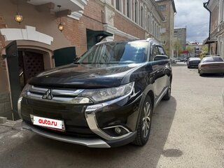 2015 Mitsubishi Outlander III Рестайлинг 2, чёрный, 2300000 рублей, вид 3