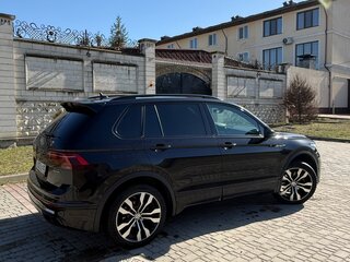 2021 Volkswagen Tiguan II Рестайлинг, чёрный, 3750000 рублей, вид 5