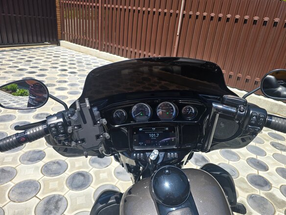 2023 Harley-Davidson Electra Glide, серый, 2550000 рублей - вид 10