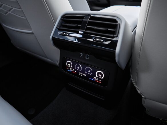 2026 BMW 5 серии 530i xDrive VIII (G60/G61/G68), чёрный, 9700000 рублей - вид 29