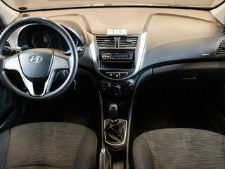 2016 Hyundai Solaris I Рестайлинг, белый, 640000 рублей, вид 5