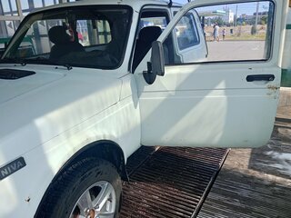 2009 Lada (ВАЗ) 2121 (4x4) I Рестайлинг, белый, 310000 рублей, вид 3