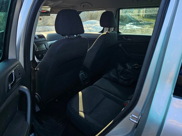 2014 Skoda Yeti I, серебристый, 950000 рублей - вид 6